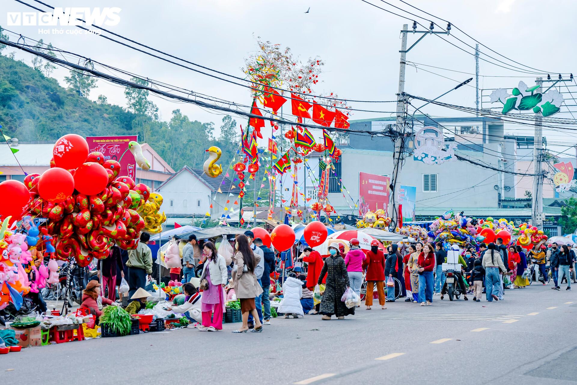 Chợ gần 300 tuổi tại Bình Định, mỗi năm họp 1 lần để cầu lộc, không cần lỗ lãi- Ảnh 3.