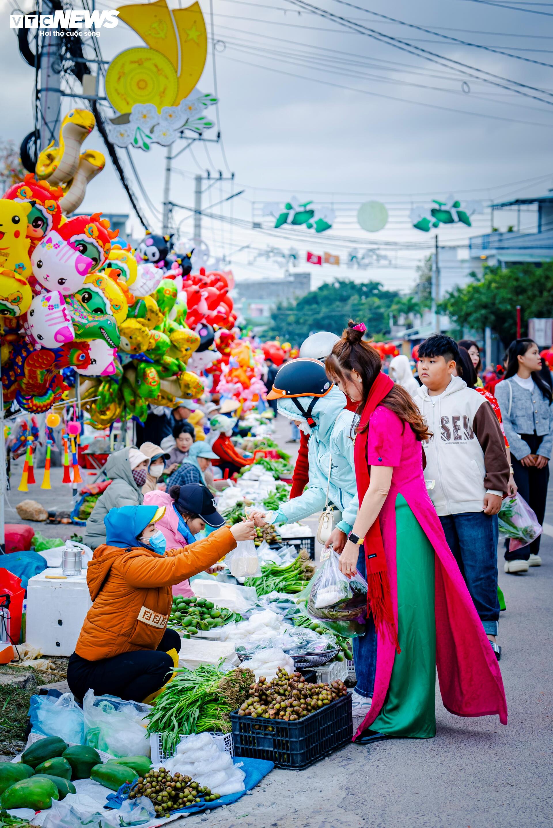 Chợ gần 300 tuổi tại Bình Định, mỗi năm họp 1 lần để cầu lộc, không cần lỗ lãi- Ảnh 4.