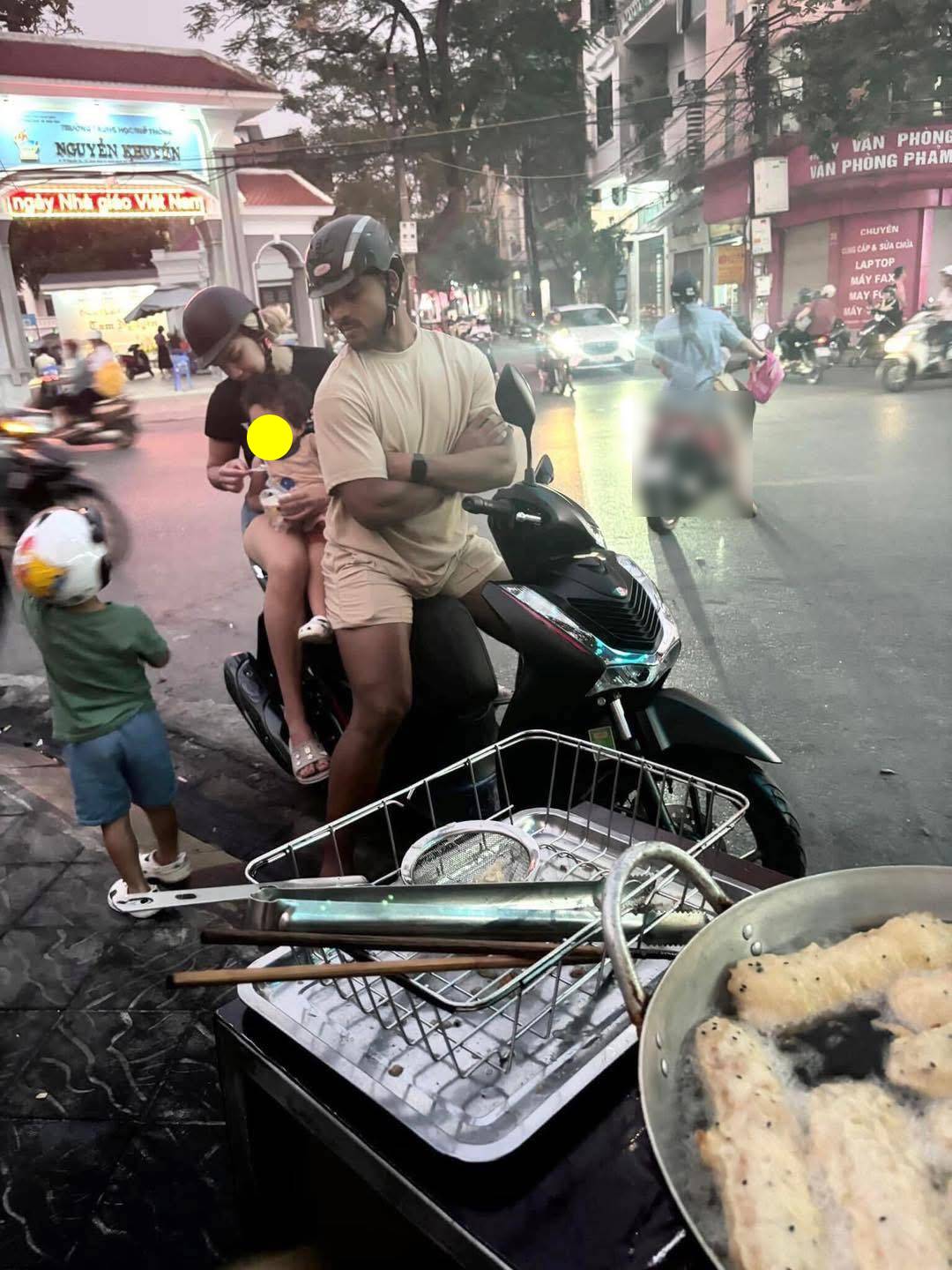 Món ăn Việt Nam mà gia đình Xuân Son cực yêu thích, còn được khen "sành ăn" vì mua đúng chỗ ngon- Ảnh 6.