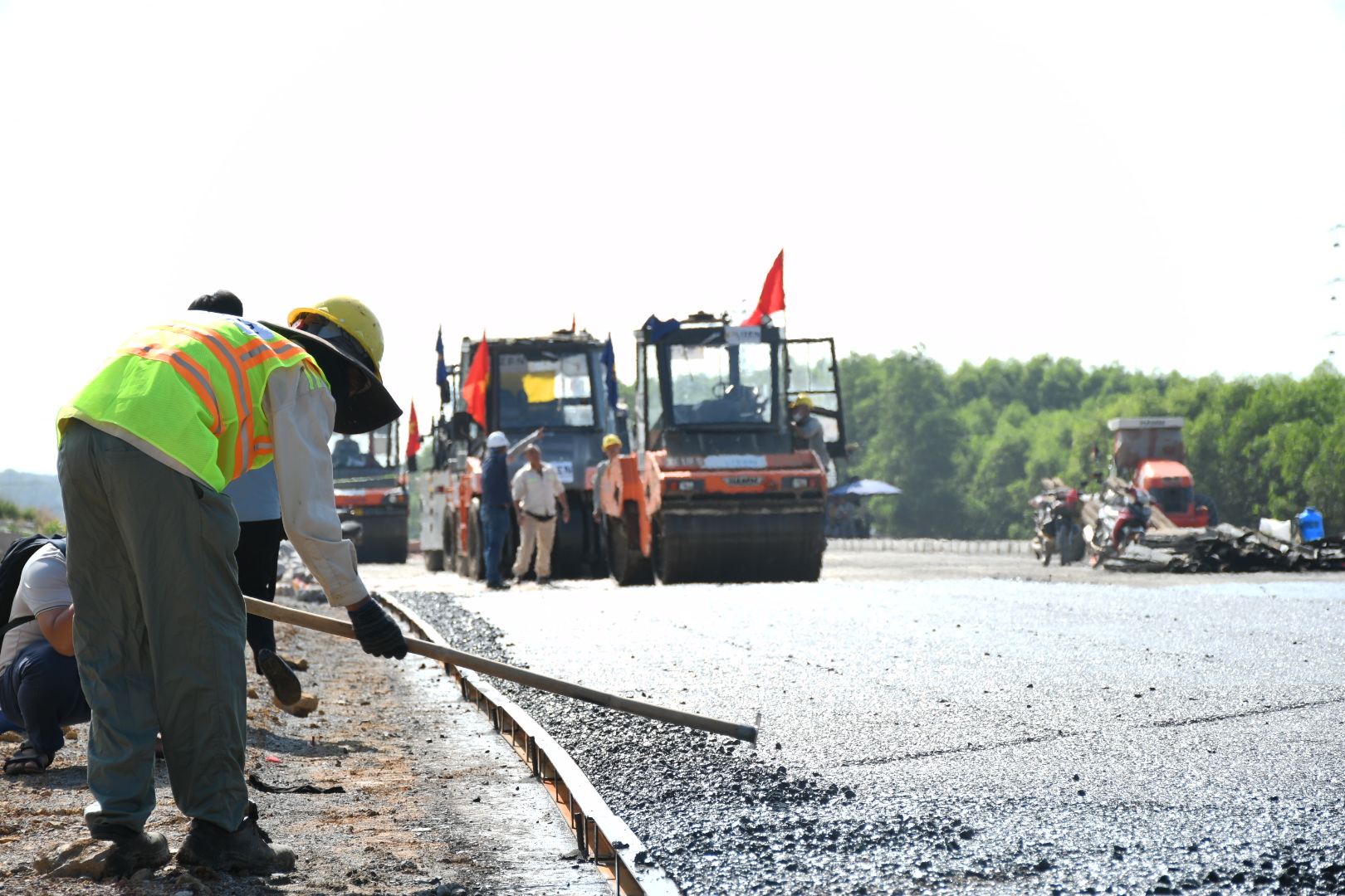 Thi công xuyên Tết tại 2 dự án trọng điểm quốc gia qua Đồng Nai- Ảnh 1.