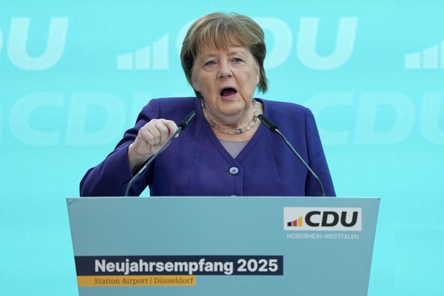 Cựu Thủ tướng Đức Angela Merkel phá vỡ im lặng- Ảnh 1.