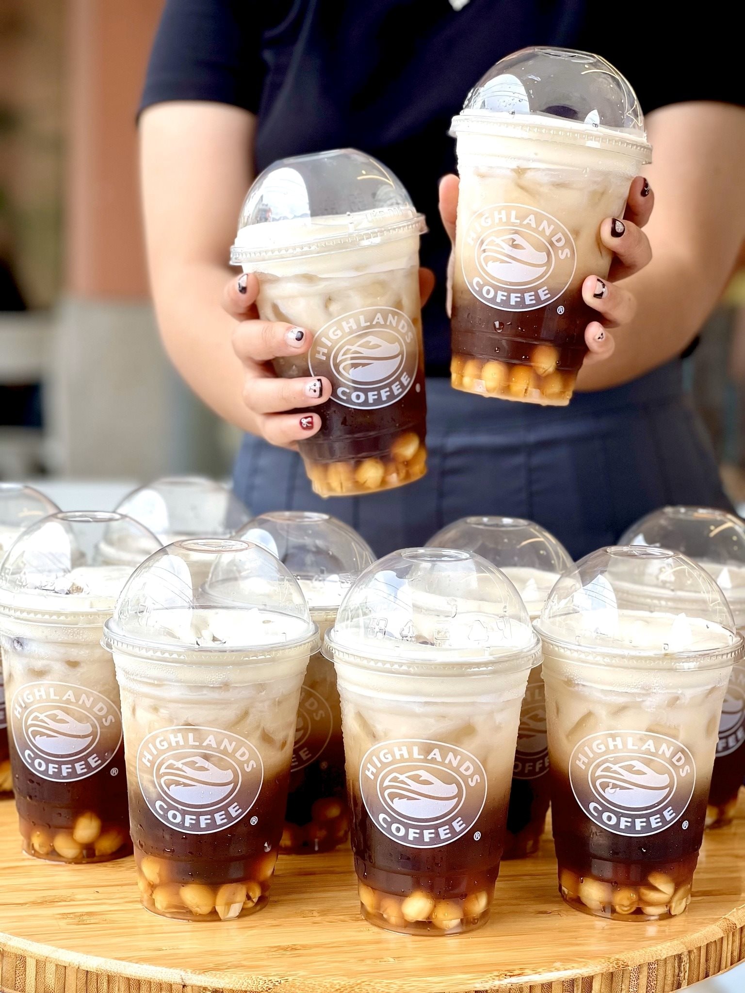 'Đấu trường nhan sắc' chuỗi cà phê Việt 2024: Katinat dậy thì thành công, Starbucks bớt kiêu kỳ hơn, Phúc Long thuê 'PT xịn'…- Ảnh 5.