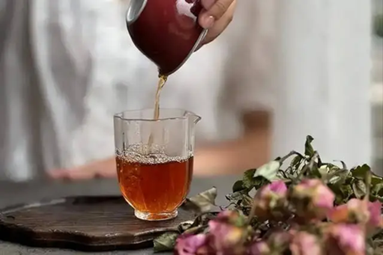 4 loại trà “phá thận" thầm lặng, khỏe mạnh đến đâu cũng khó chịu nổi- Ảnh 1.