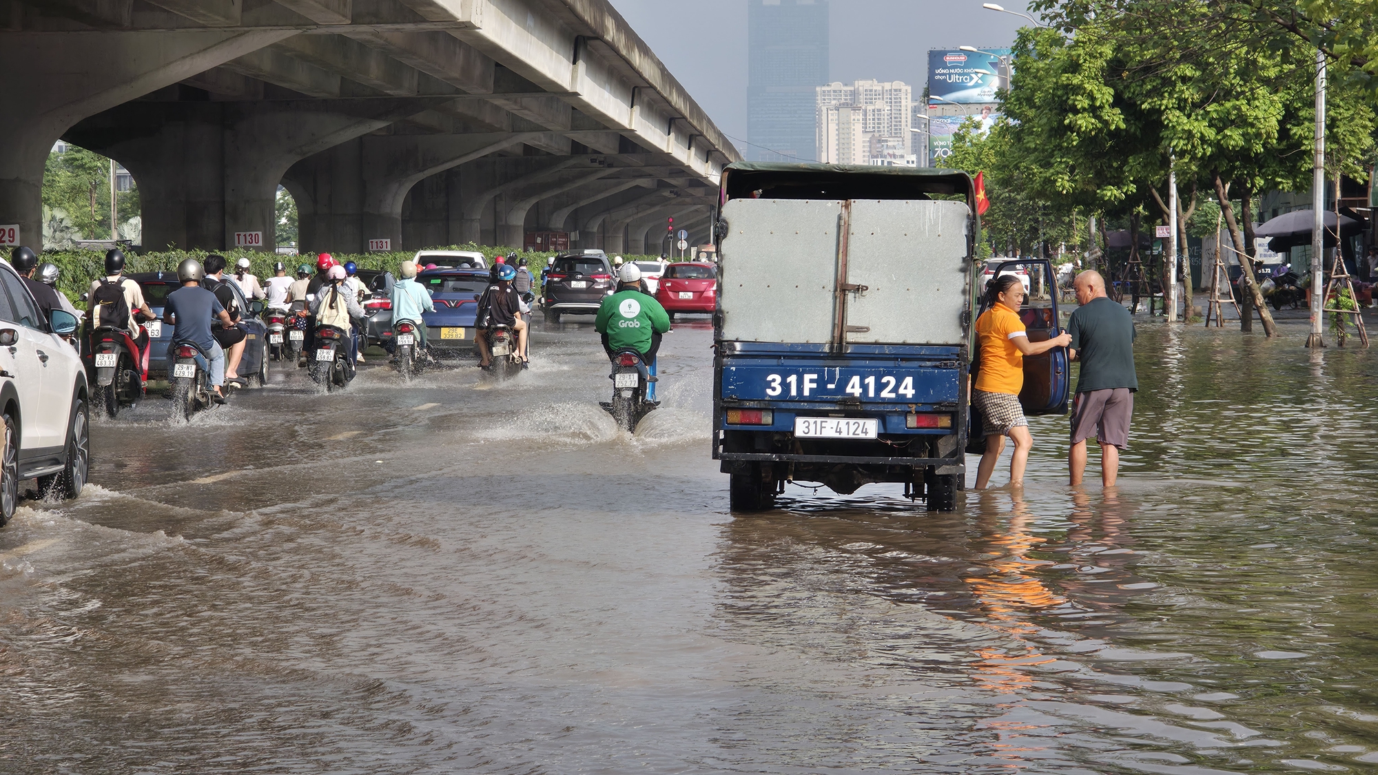 Cập nhật tình hình các tuyến phố Hà Nội sáng nay- Ảnh 2. Cập nhật tình hình các tuyến phố Hà Nội sáng nay- Ảnh 2.