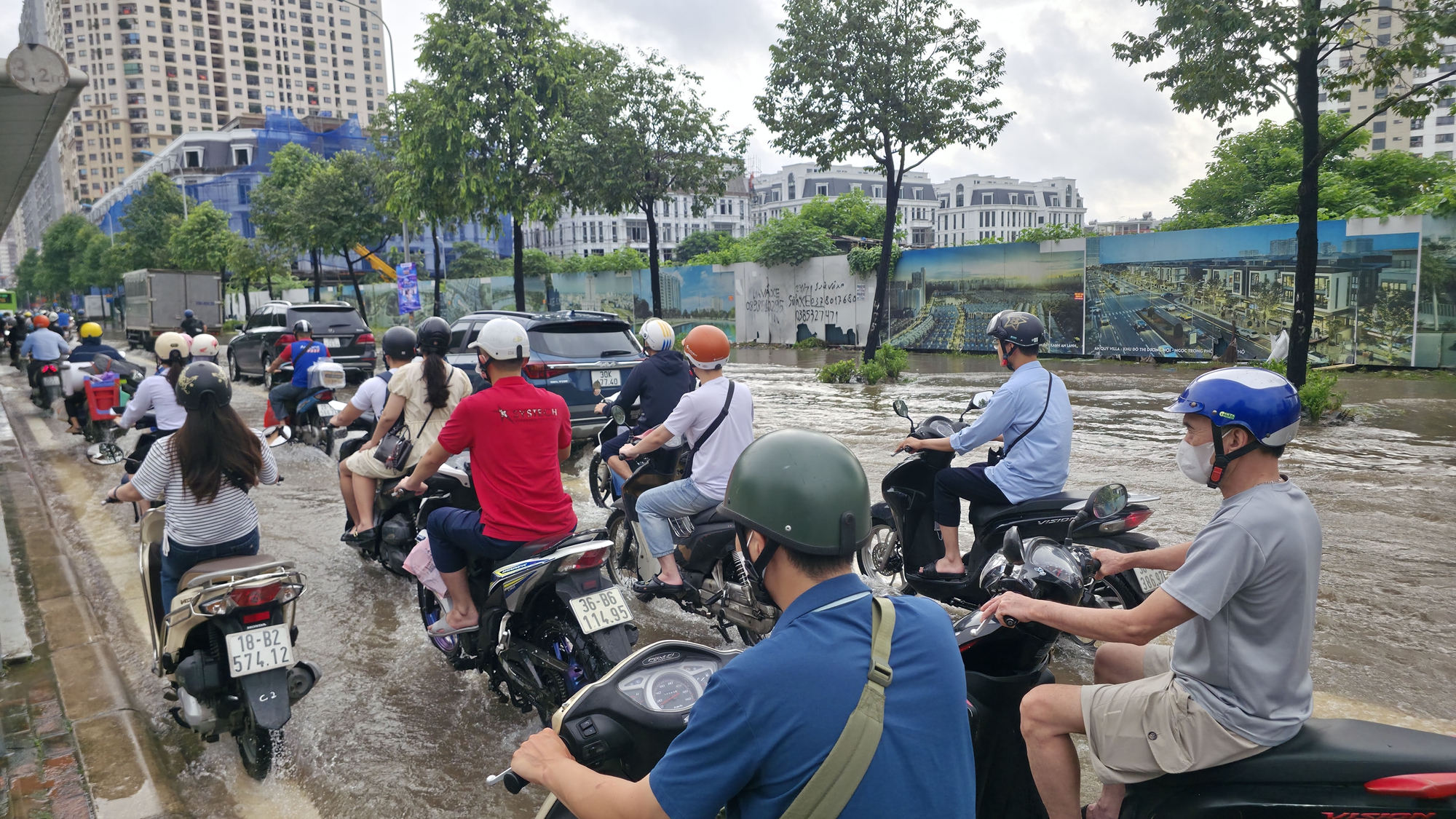 Cập nhật tình hình các tuyến phố Hà Nội sáng nay- Ảnh 4. Cập nhật tình hình các tuyến phố Hà Nội sáng nay- Ảnh 4.