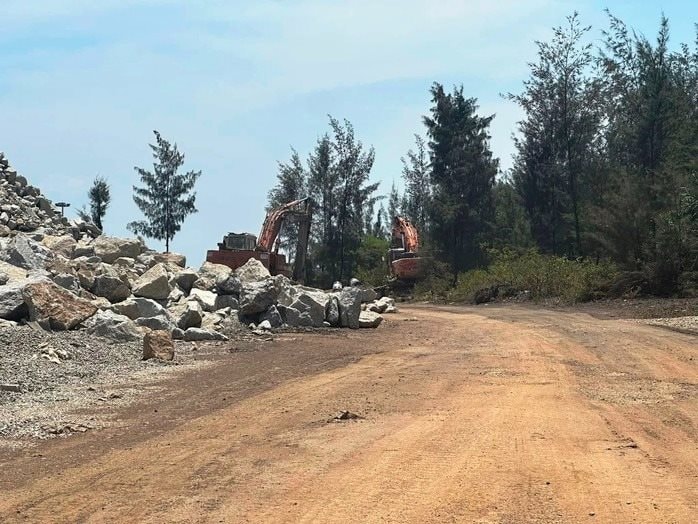 Thép Hòa Phát Dung Quất tố giác vụ "rút ruột" hàng ngàn khối đá của Nhà nước, Giám đốc một công ty bị bắt- Ảnh 2.