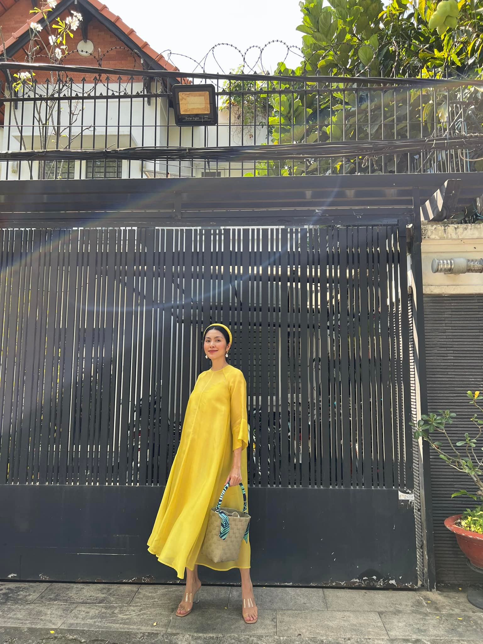 Dâu hào môn Tăng Thanh Hà khoe chân dài nuột nà, khí chất sang chảnh trên sân pickleball, U40 vẫn là 