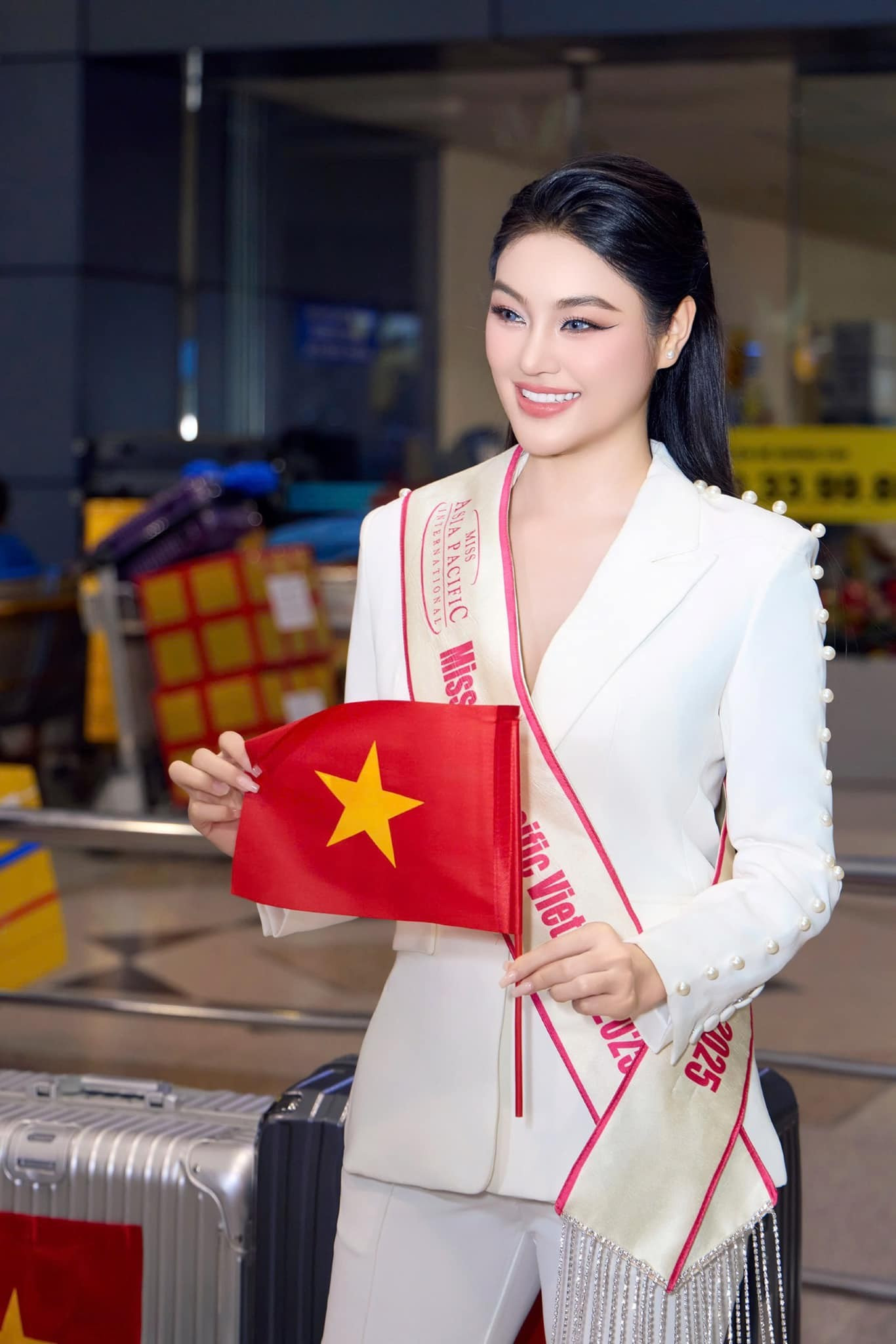 Đại diện Việt Nam và thí sinh hoảng loạn, ôm nhau khóc khi động đất xảy ra- Ảnh 4.