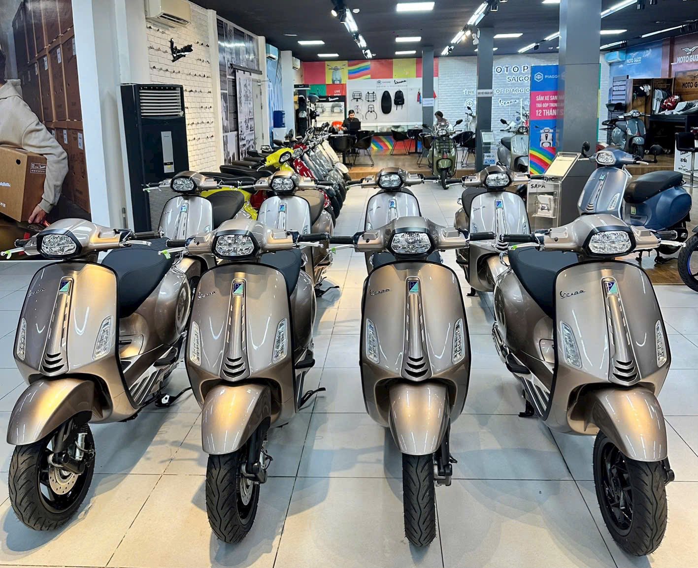 Vừa về đại lý lô xe tay ga Ý màu độc lạ giá ưu đãi, ngập công nghệ: Chìa thông minh mở cốp từ xa như ô tô- Ảnh 6.