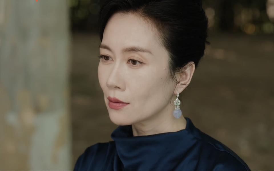 Nhìn cách "mẹ chồng hào môn" của Triệu Lộ Tư diện trang sức mới hiểu: NGỌC chính là đỉnh cao sự xa hoa của giới thượng lưu Trung Quốc- Ảnh 3.