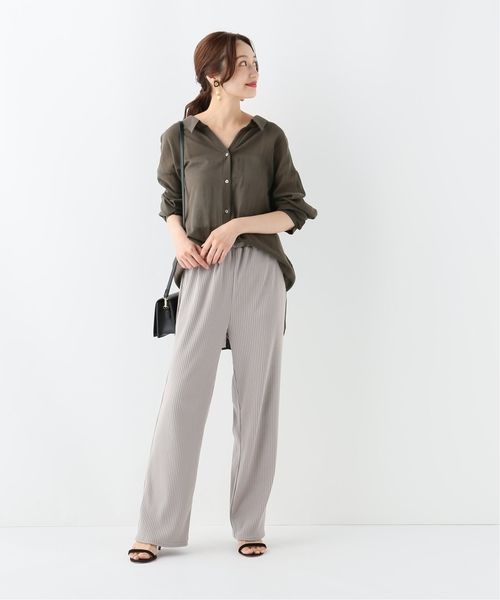 Ở tuổi 40, tôi áp dụng 4 nguyên tắc tối giản tủ đồ - từ bỏ mua sắm vô tội vạ và hết cảnh đứng trước tủ vẫn kêu không có gì mặc- Ảnh 2.