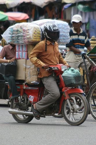 Sau 5 năm làm shipper, chàng trai 33 tuổi trở thành người giàu nhất thôn: Bí mật ẩn giấu sau những đơn hàng- Ảnh 1.