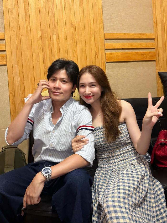 Hòa Minzy bị Nguyễn Văn Chung “bơ đẹp”- Ảnh 6. Hòa Minzy bị Nguyễn Văn Chung “bơ đẹp”- Ảnh 6.