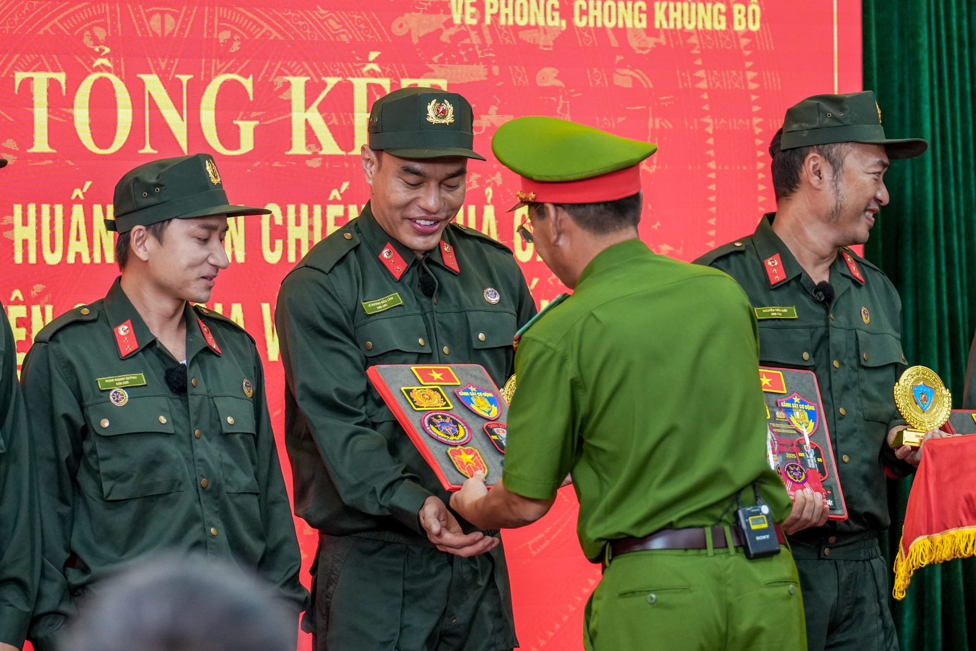 Không chịu nổi với Lê Dương Bảo Lâm, Kiều Minh Tuấn- Ảnh 2. Không chịu nổi với Lê Dương Bảo Lâm, Kiều Minh Tuấn- Ảnh 2.