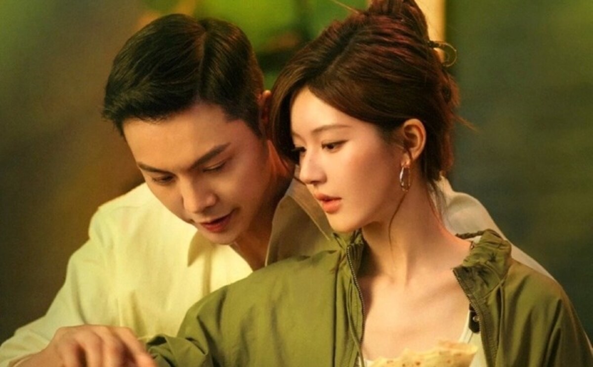 Gia thế tổng tài hàng thật giá thật của "ông xã" Triệu Lộ Tư- Ảnh 1.