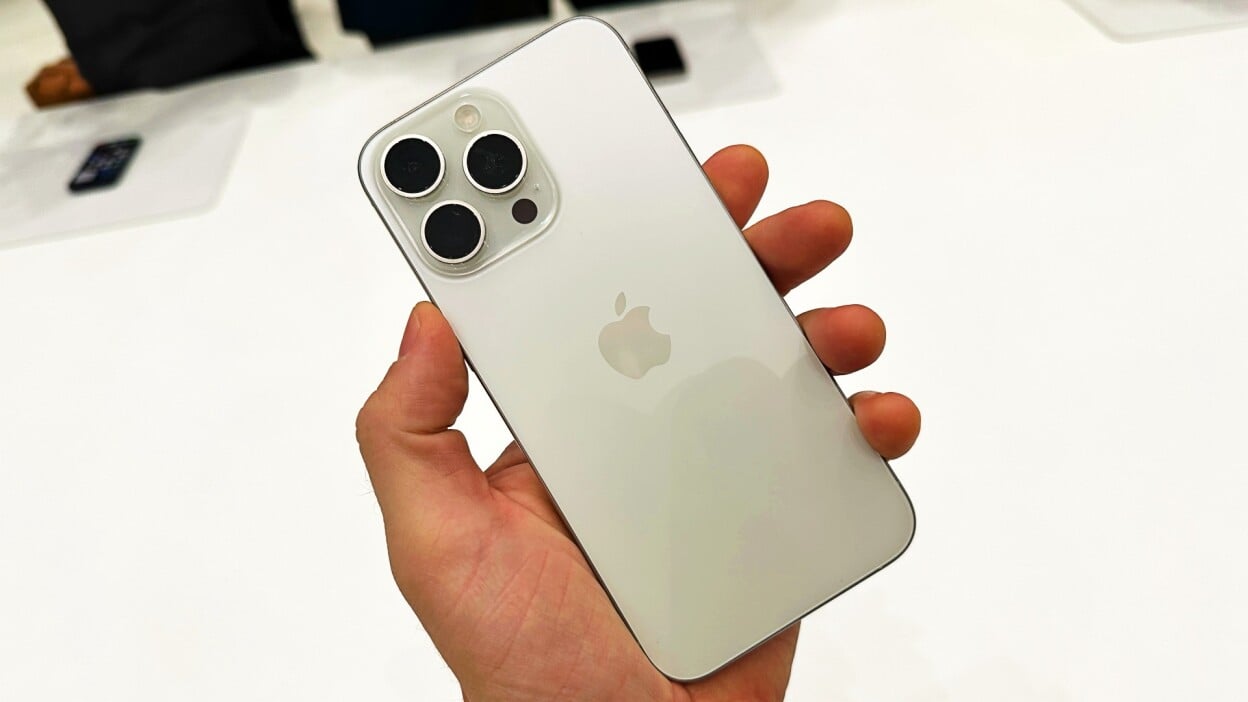 Đây là chiếc iPhone khung titan rẻ nhất Việt Nam: Giá chỉ 1 nửa iPhone 17 Pro nhưng còn sang xịn hơn- Ảnh 2. Đây là chiếc iPhone khung titan rẻ nhất Việt Nam: Giá chỉ 1 nửa iPhone 17 Pro nhưng còn sang xịn hơn- Ảnh 2.
