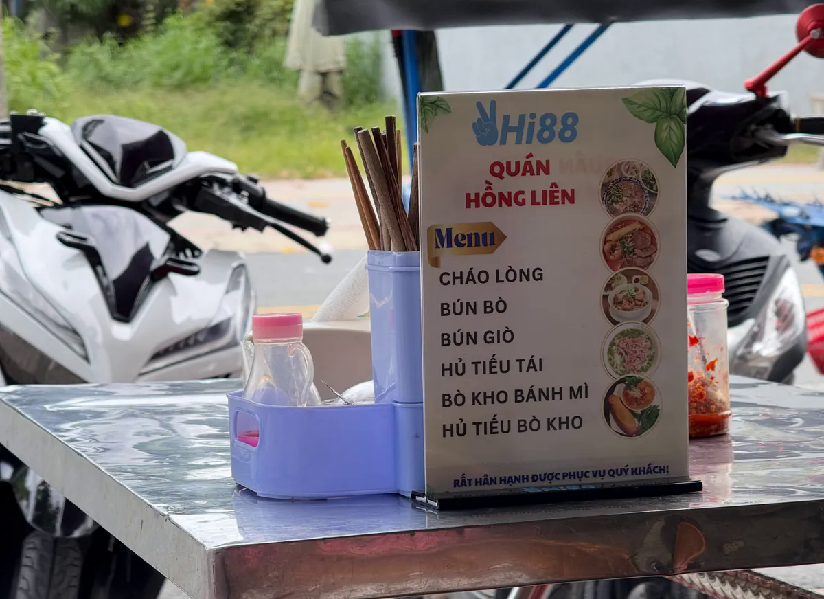 TP Hồ Chí Minh: Quảng cáo cờ bạc trá hình len lỏi từ MV đến quán ăn, tiệm tạp hóa- Ảnh 3. TP Hồ Chí Minh: Quảng cáo cờ bạc trá hình len lỏi từ MV đến quán ăn, tiệm tạp hóa- Ảnh 3.