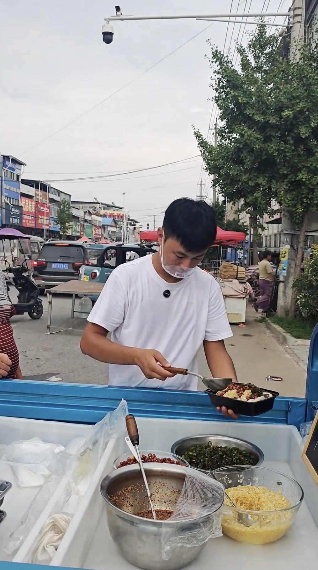 Chủ quán gà bán rẻ đến mức khách hàng bất bình, đòi tăng giá vì sợ người bán bị lỗ- Ảnh 7. Chủ quán gà bán rẻ đến mức khách hàng bất bình, đòi tăng giá vì sợ người bán bị lỗ- Ảnh 7.