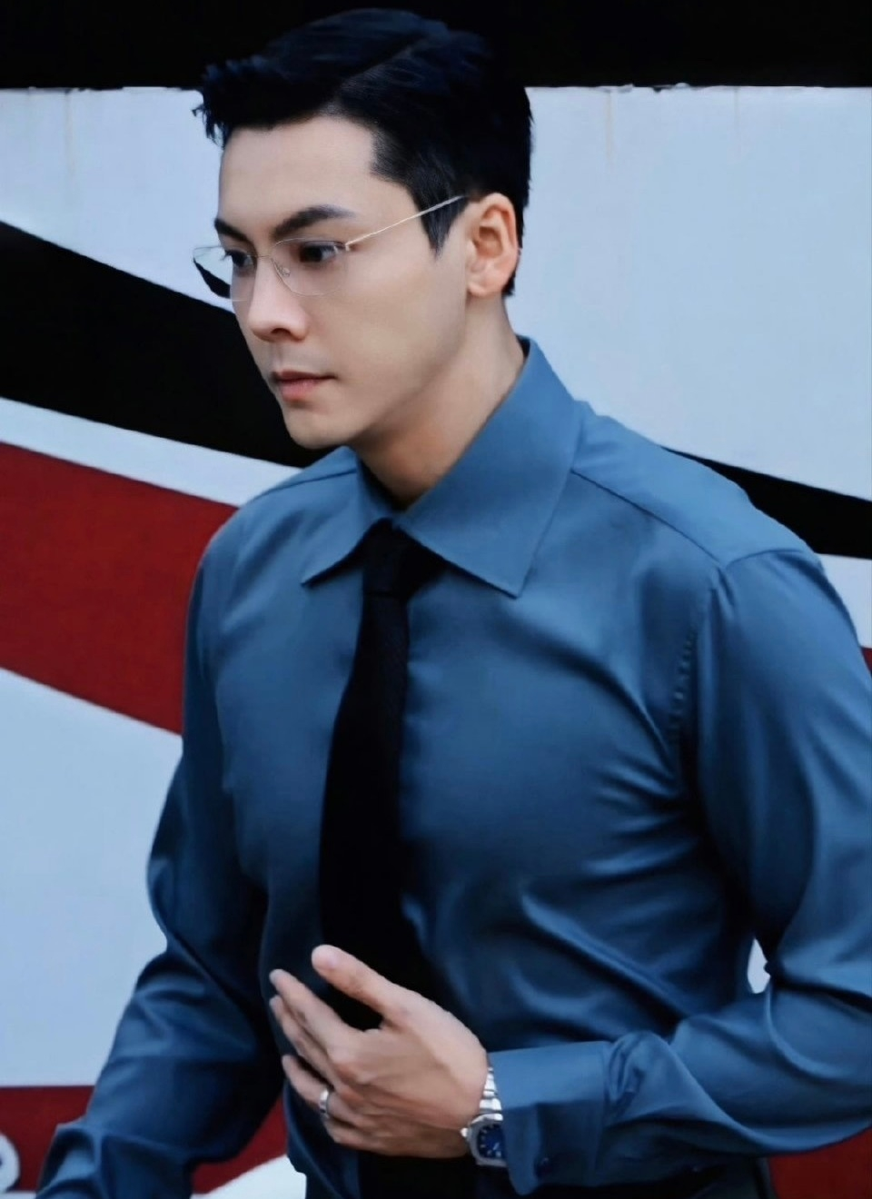 Gia thế tổng tài hàng thật giá thật của "ông xã" Triệu Lộ Tư- Ảnh 4.