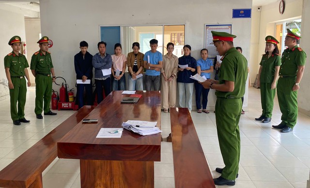 Tạm giam thư kí Nguyễn Thị Hạnh sinh năm 1999- Ảnh 1. Tạm giam thư kí Nguyễn Thị Hạnh sinh năm 1999- Ảnh 1.