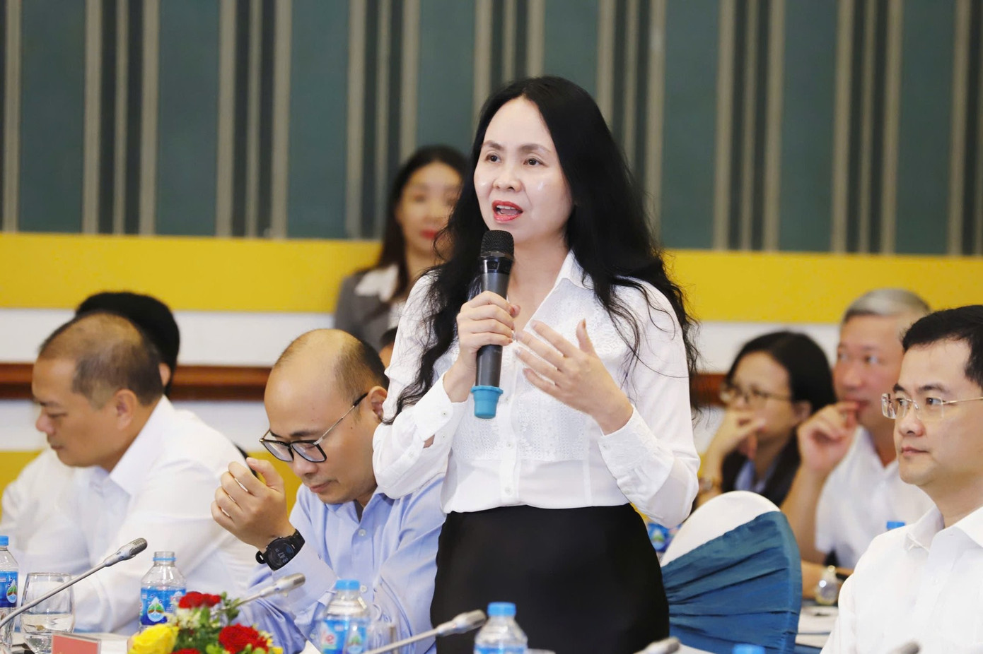 Lo nông sản Việt mất lợi thế vì phí lên sàn online đắt đỏ- Ảnh 2. Lo nông sản Việt mất lợi thế vì phí lên sàn online đắt đỏ- Ảnh 2.