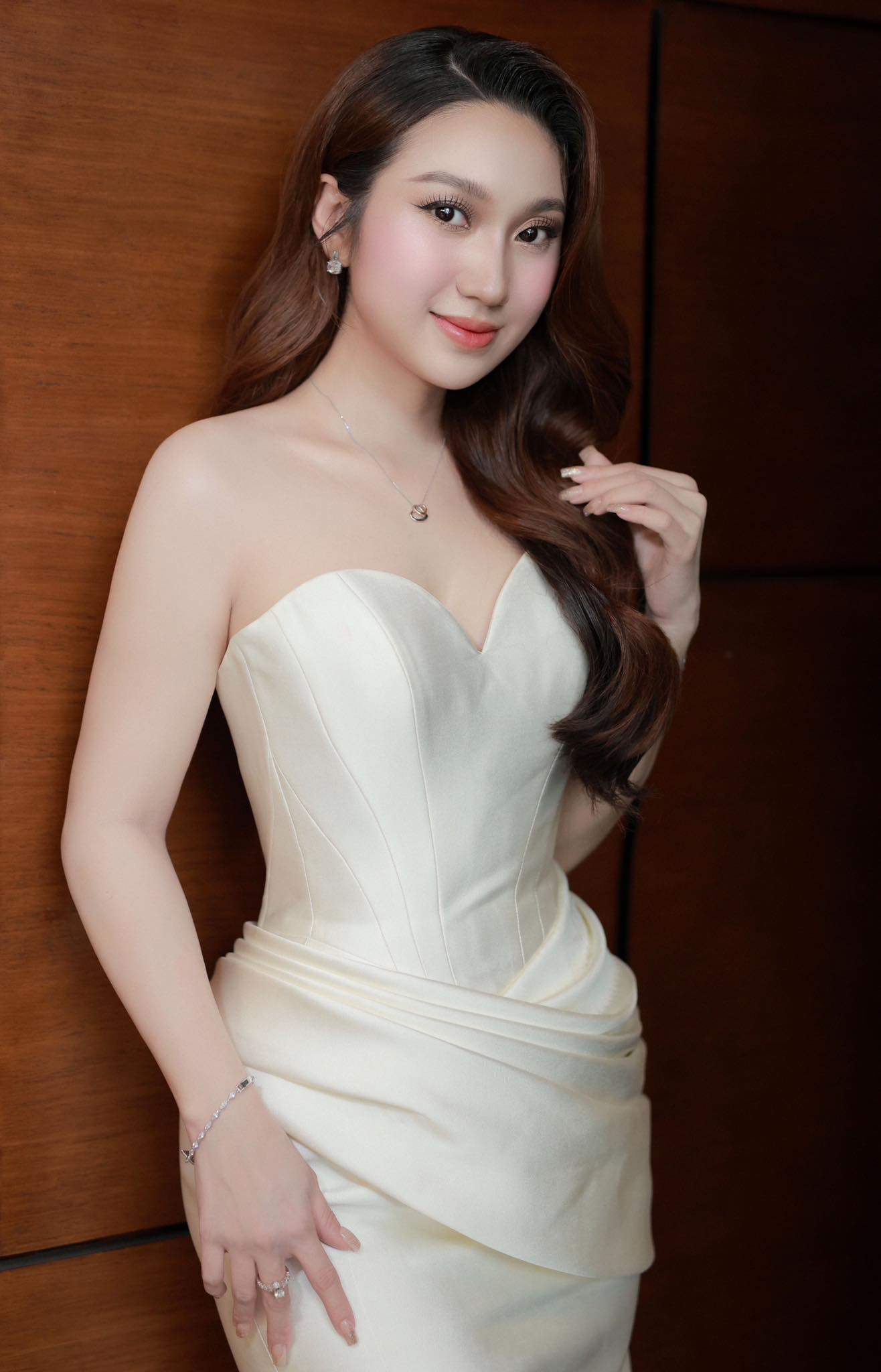 Nhan sắc nữ ca sĩ hủy hôn trước ngày cưới 1 tuần, được nhiều đại gia ngàn tỷ vây quanh- Ảnh 2. Nhan sắc nữ ca sĩ hủy hôn trước ngày cưới 1 tuần, được nhiều đại gia ngàn tỷ vây quanh- Ảnh 2.