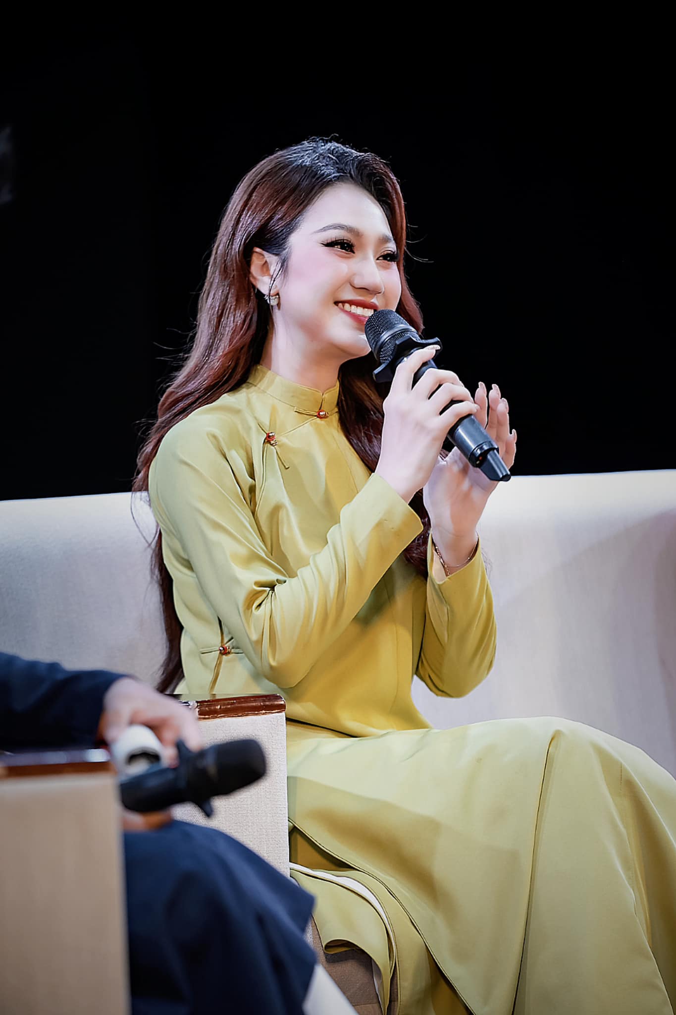 Nhan sắc nữ ca sĩ hủy hôn trước ngày cưới 1 tuần, được nhiều đại gia ngàn tỷ vây quanh- Ảnh 11. Nhan sắc nữ ca sĩ hủy hôn trước ngày cưới 1 tuần, được nhiều đại gia ngàn tỷ vây quanh- Ảnh 11.
