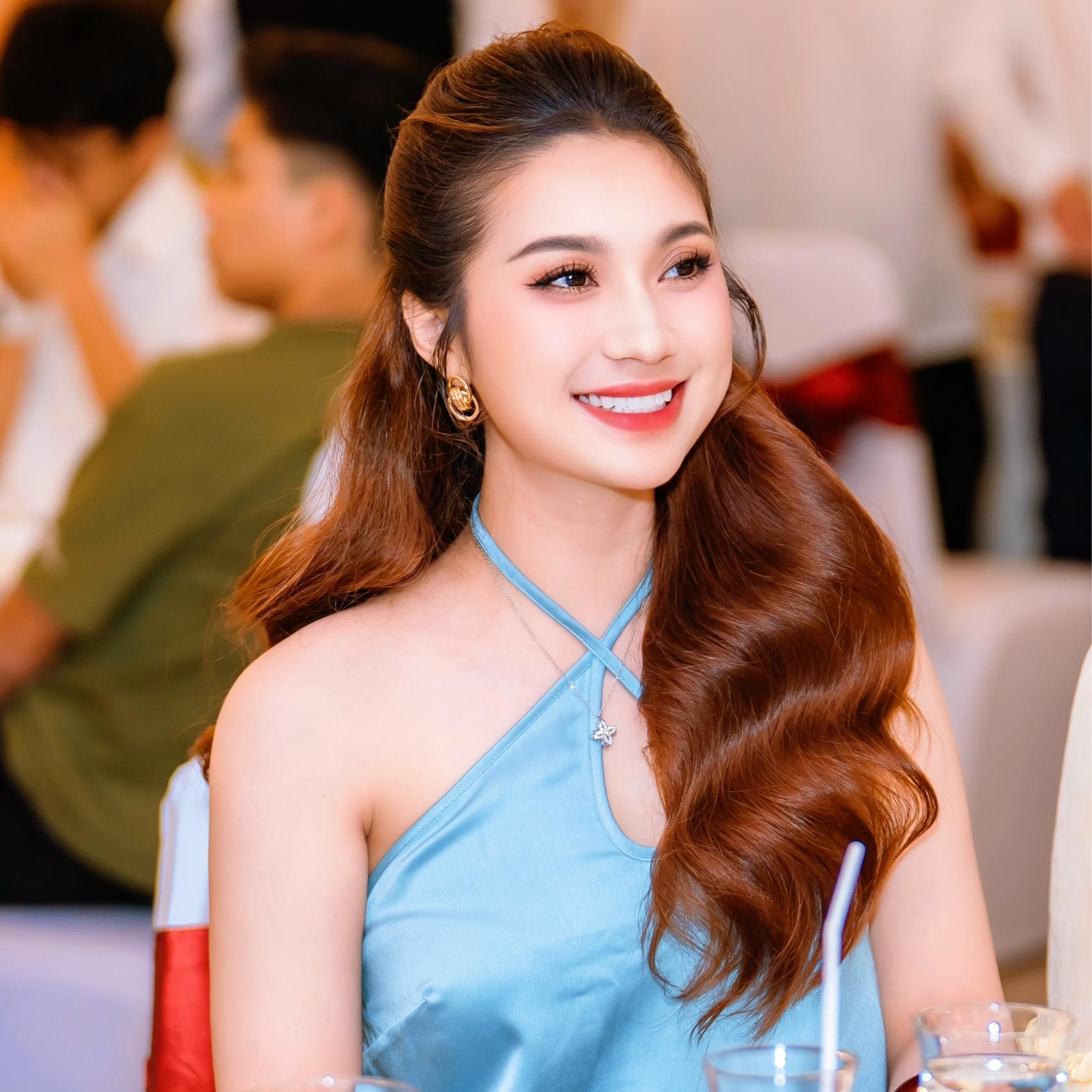 Nhan sắc nữ ca sĩ hủy hôn trước ngày cưới 1 tuần, được nhiều đại gia ngàn tỷ vây quanh- Ảnh 9. Nhan sắc nữ ca sĩ hủy hôn trước ngày cưới 1 tuần, được nhiều đại gia ngàn tỷ vây quanh- Ảnh 9.
