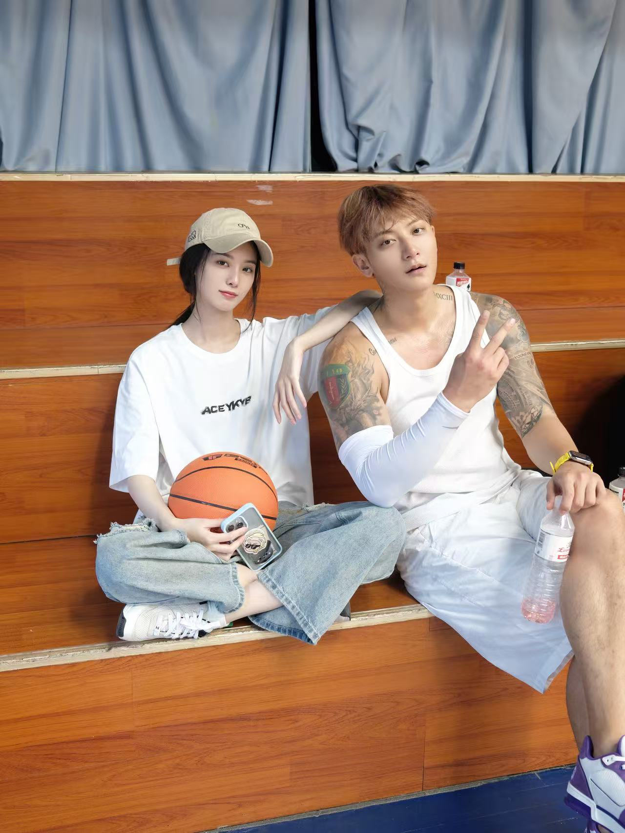 Nàng thơ gen Z thử 12 chiếc váy cưới trước thềm hôn lễ với Nàng thơ gen Z thử 12 chiếc váy cưới trước thềm hôn lễ với