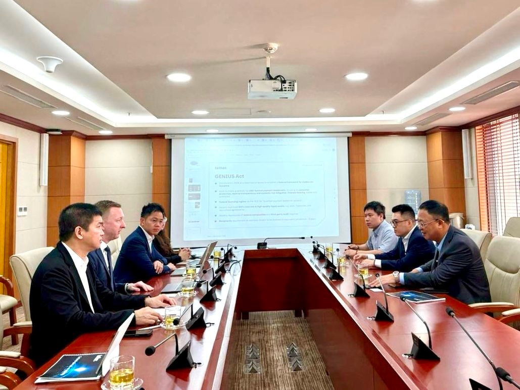 Gặp Phó Thủ tướng, lãnh đạo công ty phát hành stablecoin lớn nhất thế giới, vốn hóa vượt 177 tỷ USD khẳng định một điều- Ảnh 2. Gặp Phó Thủ tướng, lãnh đạo công ty phát hành stablecoin lớn nhất thế giới, vốn hóa vượt 177 tỷ USD khẳng định một điều- Ảnh 2.