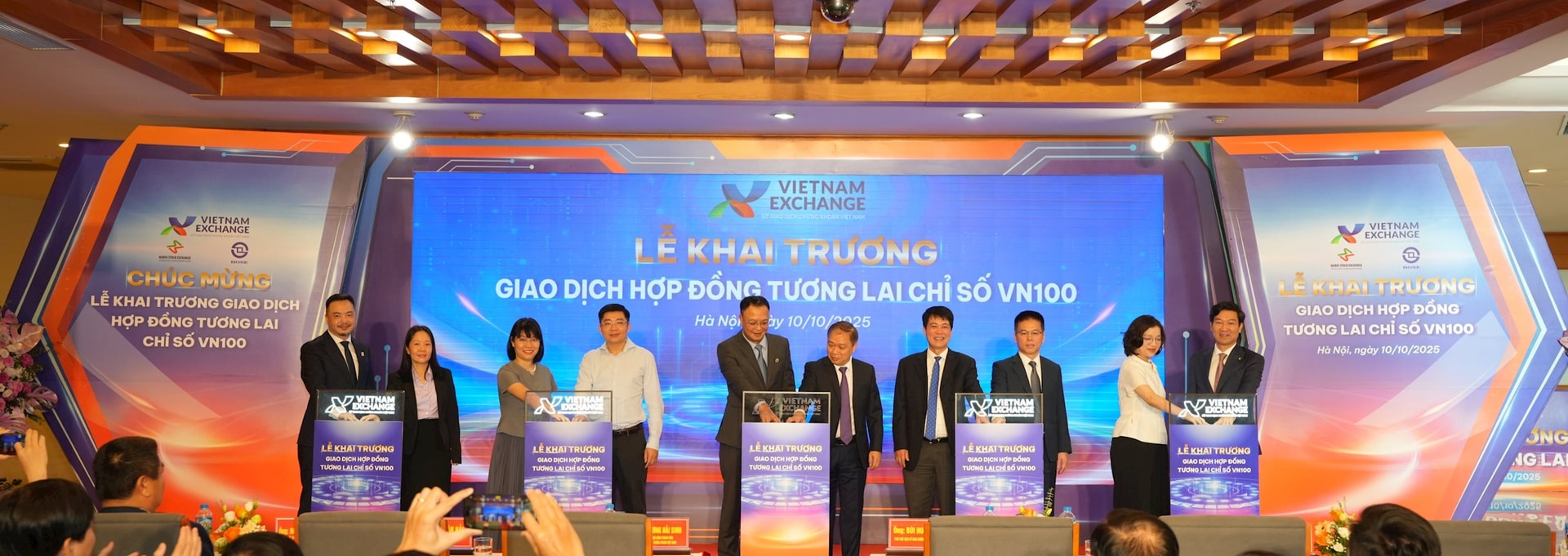 Khai trương giao dịch Hợp đồng tương lai chỉ số VN100: Cột mốc quan trọng của TTCK phái sinh Việt Nam- Ảnh 1. Khai trương giao dịch Hợp đồng tương lai chỉ số VN100: Cột mốc quan trọng của TTCK phái sinh Việt Nam- Ảnh 1.