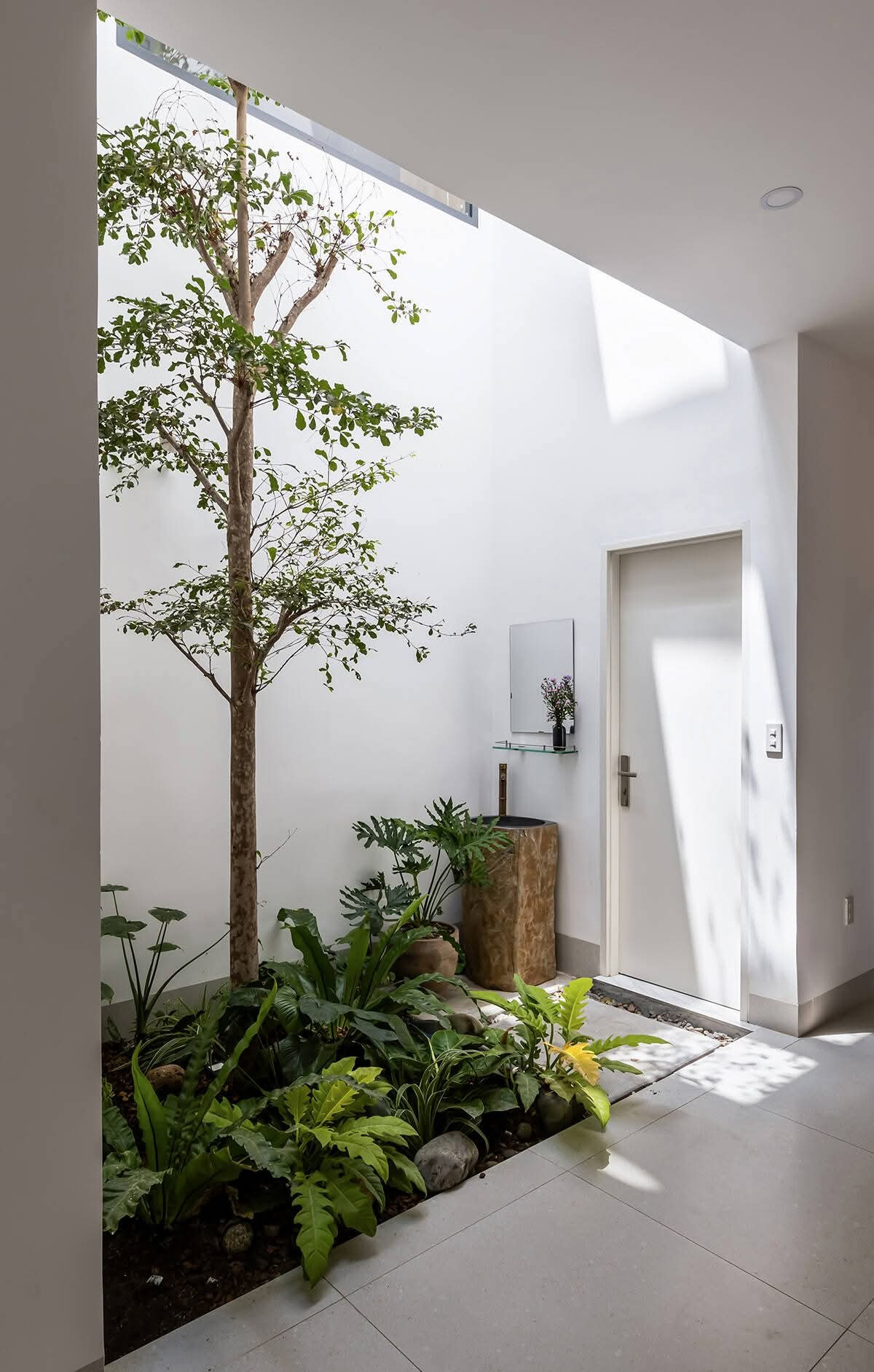 Căn nhà 170m2 với hình thức lạ mắt- Ảnh 6. Căn nhà 170m2 với hình thức lạ mắt- Ảnh 6.