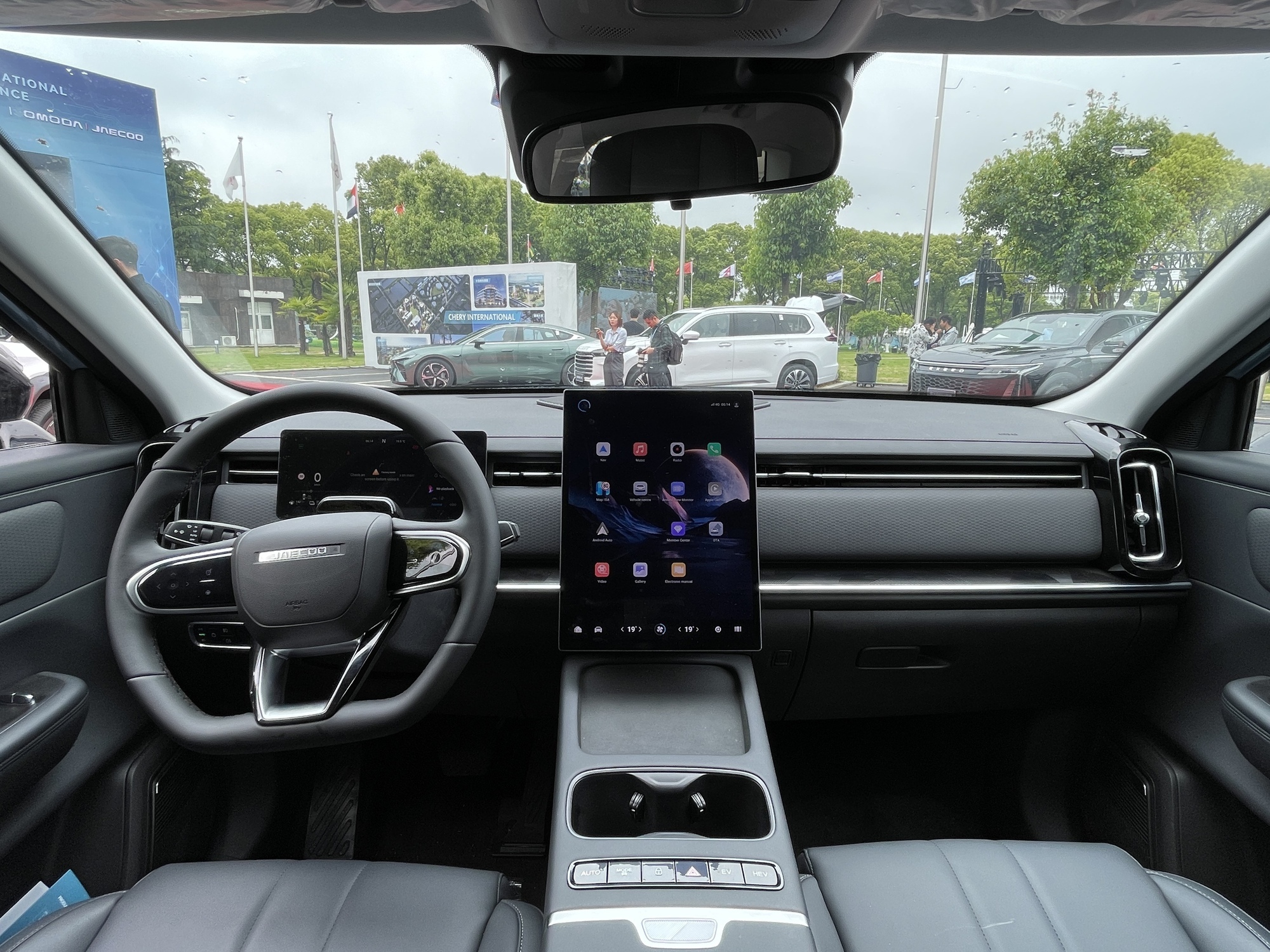 Omoda & Jaecoo nhập cuộc đua giảm giá: SUV ưu đãi tới 100% lệ phí trước bạ, đe dọa nhóm xe Hàn – Nhật- Ảnh 8. Omoda & Jaecoo nhập cuộc đua giảm giá: SUV ưu đãi tới 100% lệ phí trước bạ, đe dọa nhóm xe Hàn – Nhật- Ảnh 8.