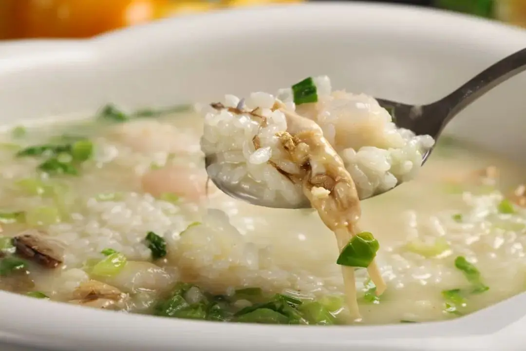 Vì sao không nên thường xuyên ăn cơm chan canh?- Ảnh 1. Vì sao không nên thường xuyên ăn cơm chan canh?- Ảnh 1.