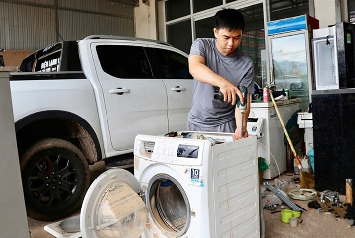 Mẹo 'cứu' đồ điện tử sau khi bị ngâm nước lâu- Ảnh 1. Mẹo 'cứu' đồ điện tử sau khi bị ngâm nước lâu- Ảnh 1.