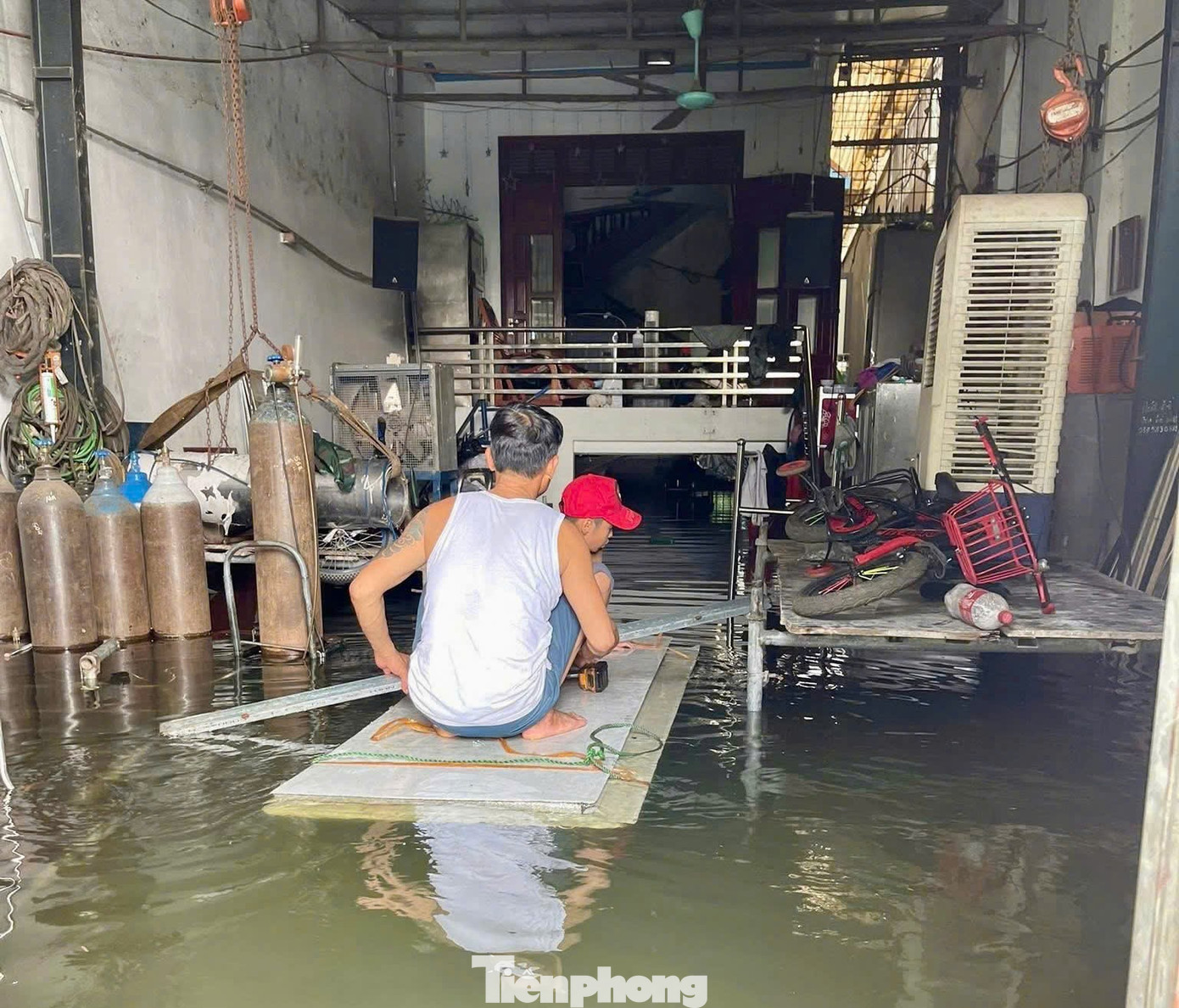 Nhiều khu vực xã Sóc Sơn ngập sâu 1,5 mét- Ảnh 10. Nhiều khu vực xã Sóc Sơn ngập sâu 1,5 mét- Ảnh 10.