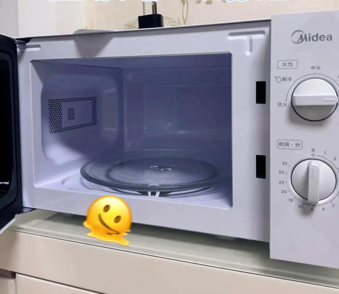 Mẹ chồng sạch vì chăm, còn tôi sạch vì lười có chiến lược: Hai thế hệ, hai cách dọn nhà khiến ai cũng gật gù- Ảnh 1. Mẹ chồng sạch vì chăm, còn tôi sạch vì lười có chiến lược: Hai thế hệ, hai cách dọn nhà khiến ai cũng gật gù- Ảnh 1.