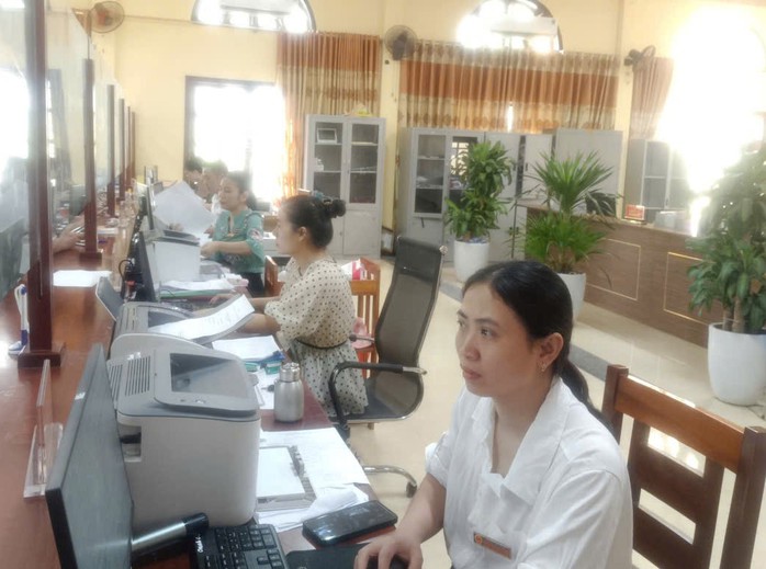Một tỉnh có 2.739 cán bộ xin nghỉ hưu trước tuổi, thôi việc- Ảnh 1.