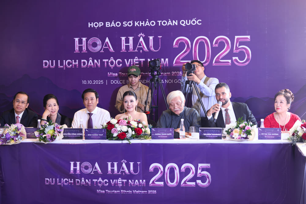 Lộ diện chiếc vương miện chính thức của Hoa hậu Du lịch Dân tộc Việt Nam 2025: Thiết kế mang linh hồn núi rừng Tây Bắc, tôn vinh vẻ đẹp 54 dân tộc Việt- Ảnh 1. Lộ diện chiếc vương miện chính thức của Hoa hậu Du lịch Dân tộc Việt Nam 2025: Thiết kế mang linh hồn núi rừng Tây Bắc, tôn vinh vẻ đẹp 54 dân tộc Việt- Ảnh 1.