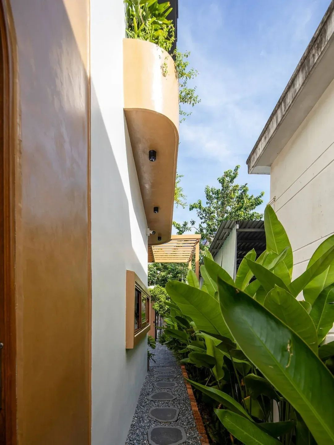 Nhà trên diện tích 220m2 với sân vườn, vườn rau ngay trong sân- Ảnh 15. Nhà trên diện tích 220m2 với sân vườn, vườn rau ngay trong sân- Ảnh 15.