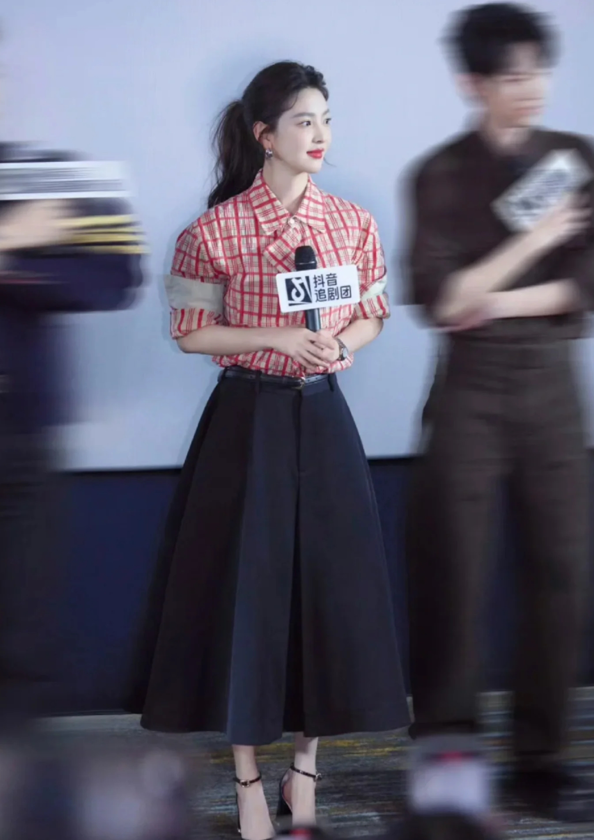 Hot girl Taobao một thời nỗ lực lấn sân mảng thời trang, nay thành đại sứ thương hiệu xa xỉ- Ảnh 27. Hot girl Taobao một thời nỗ lực lấn sân mảng thời trang, nay thành đại sứ thương hiệu xa xỉ- Ảnh 27.