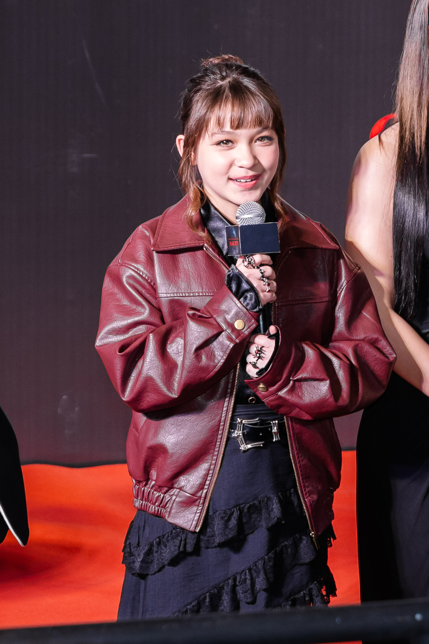 Clip hot: Nam thần Thái Lan đẹp quá mức chịu đựng khi tới Việt Nam, bắt trend nhạc Việt bùng nổ MXH- Ảnh 6. Clip hot: Nam thần Thái Lan đẹp quá mức chịu đựng khi tới Việt Nam, bắt trend nhạc Việt bùng nổ MXH- Ảnh 6.