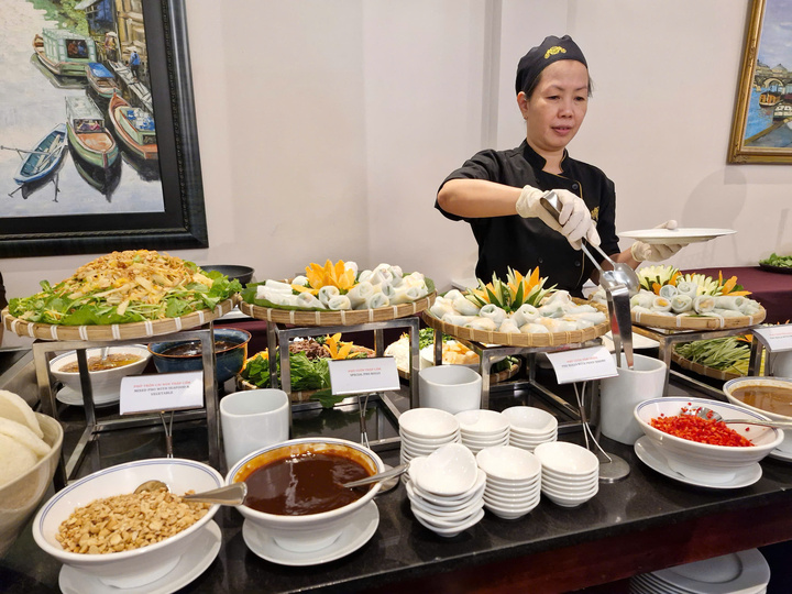 Cuộc thanh lọc của thị trường F&B: Hơn 50.000 cửa hàng ăn uống đóng cửa- Ảnh 2.