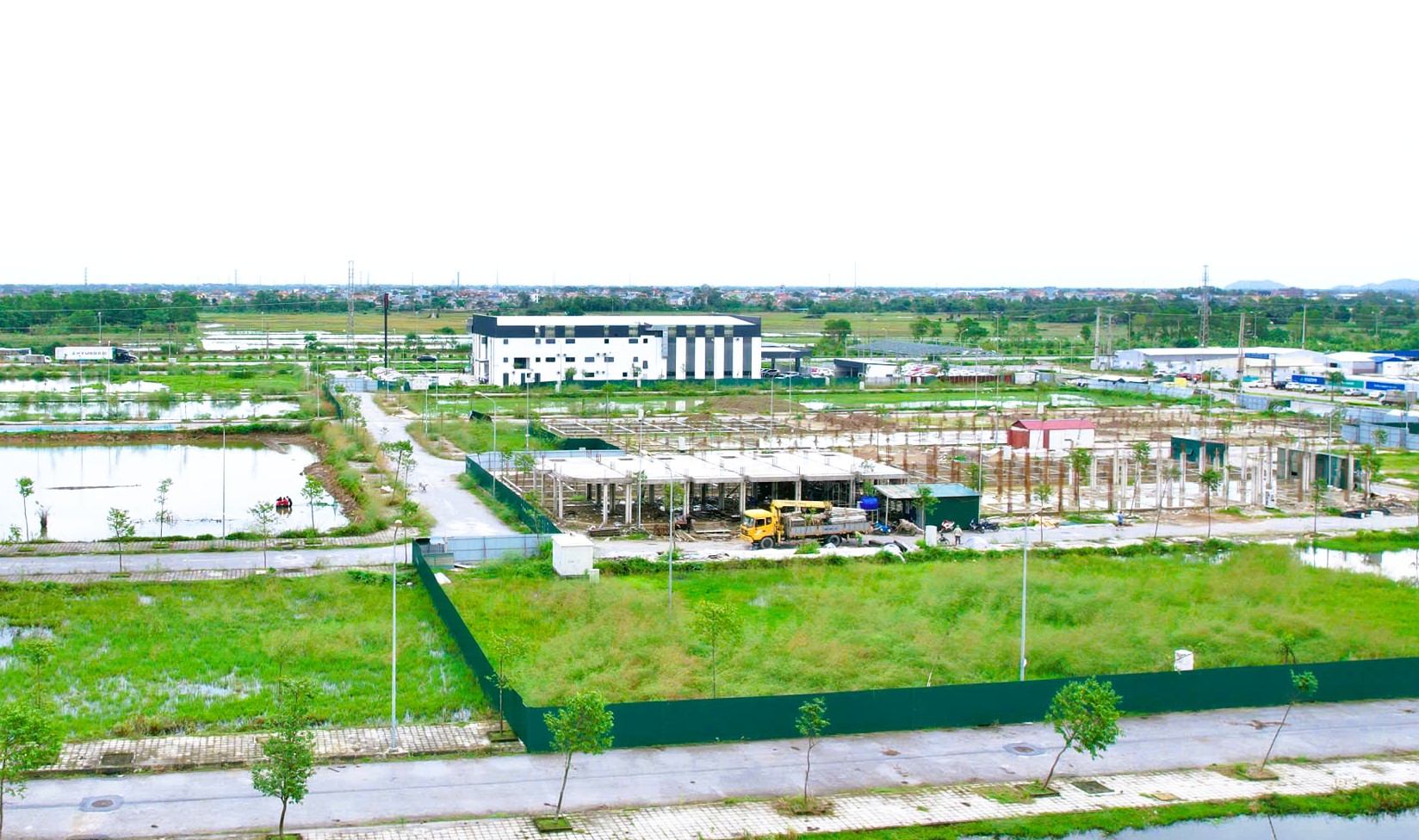 Hiện trạng khu đất "ông bầu" Cao Tiến Đoan thu lợi bất chính 191 tỉ đồng- Ảnh 3. Hiện trạng khu đất "ông bầu" Cao Tiến Đoan thu lợi bất chính 191 tỉ đồng- Ảnh 3.