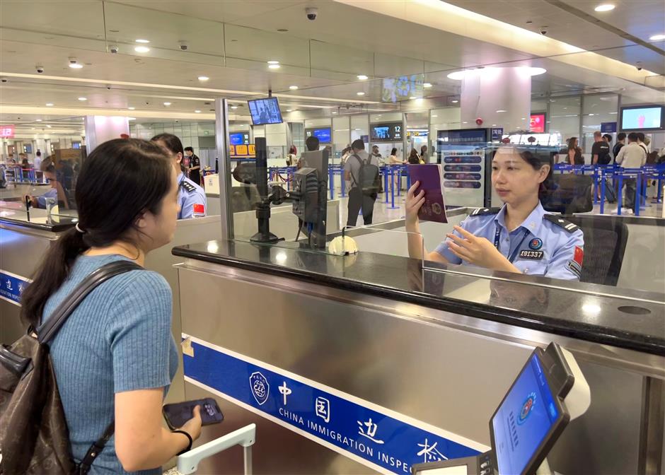 Khách Việt kể chuyện lần đầu du lịch Trung Quốc, gặp sự cố ở sân bay, nhận xét: 
