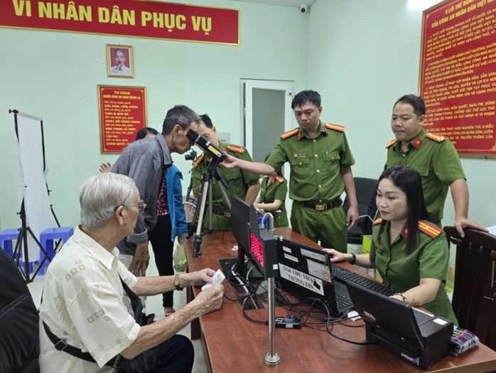 Công an TP HCM khuyến cáo liên quan tài khoản VNeID, người dân cần biết- Ảnh 1.