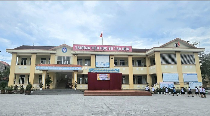 Yêu cầu kiểm điểm vụ bữa ăn ‘đạm bạc’ của học sinh gây xôn xao dư luận- Ảnh 2.