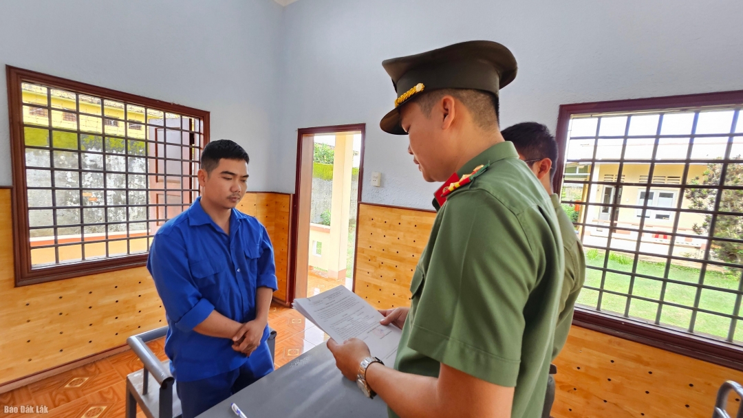 Ra lệnh cấm đi khỏi nơi cư trú đối với giám đốc tài chính Trần Thị Mỹ Hoàng- Ảnh 1.