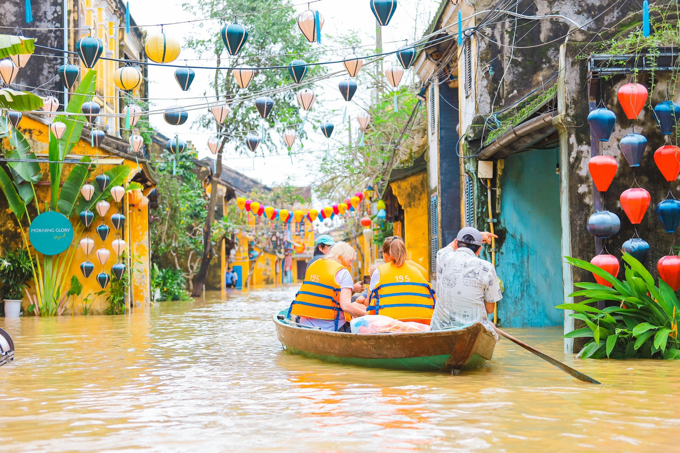 Du lịch mùa lũ chỉ có ở Việt Nam- Ảnh 2.
