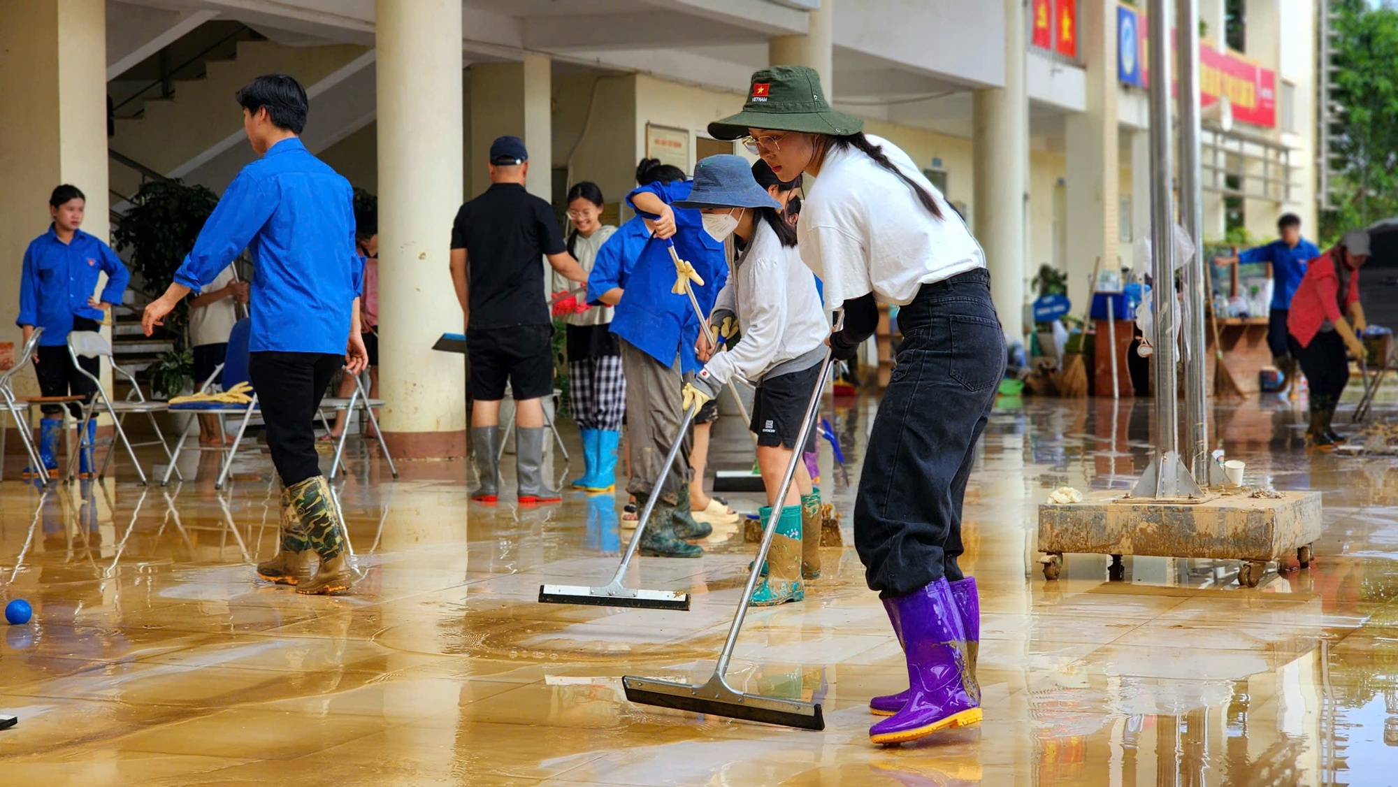 Động thái mới nhất của bà Phạm Kim Dung và dàn Hoa - Á hậu Sen Vàng- Ảnh 3. Động thái mới nhất của bà Phạm Kim Dung và dàn Hoa - Á hậu Sen Vàng- Ảnh 3.